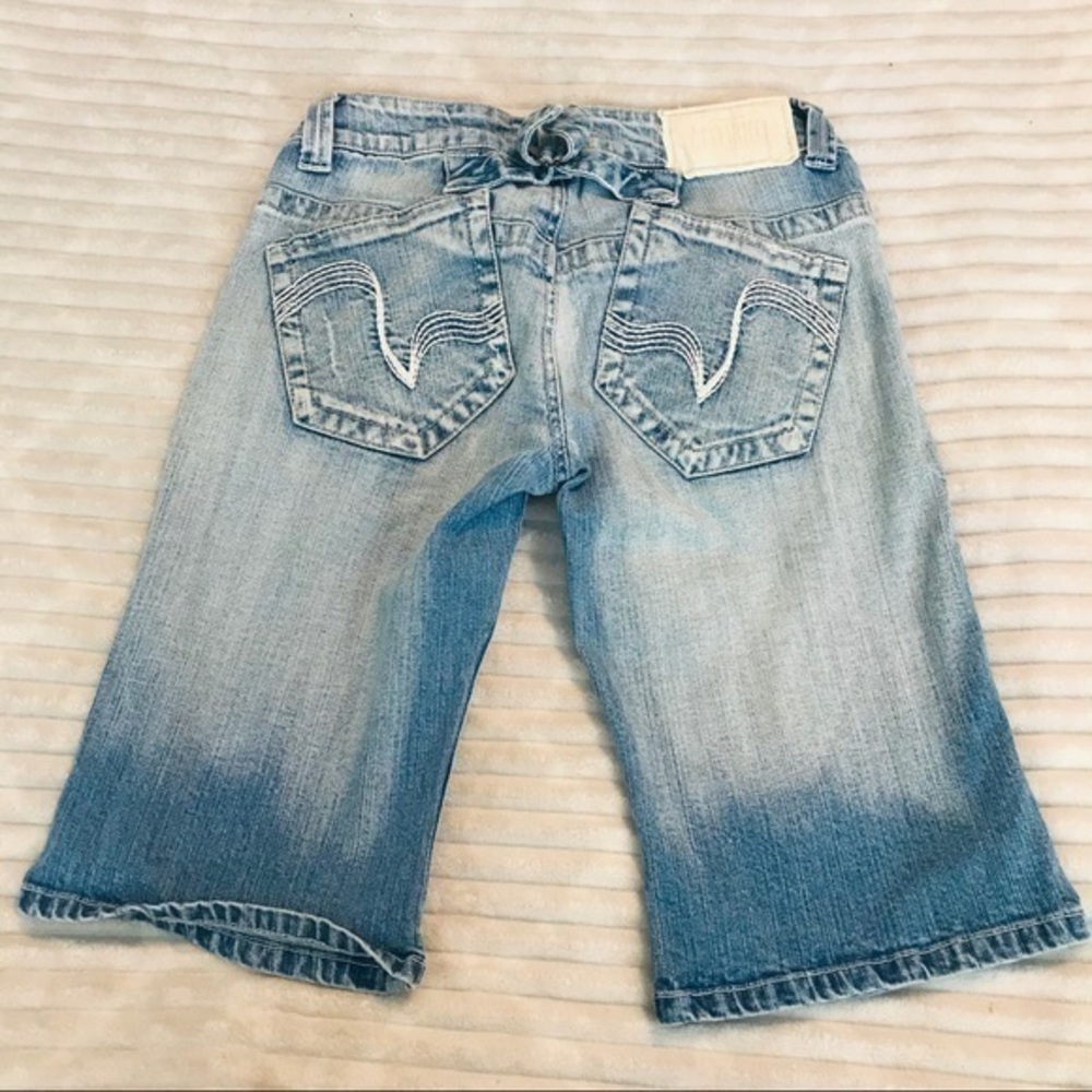 Vintage Z. Cavaricci Blasted Bermuda Rigid Jean Shorts Junior’s size 3 Women’s 2